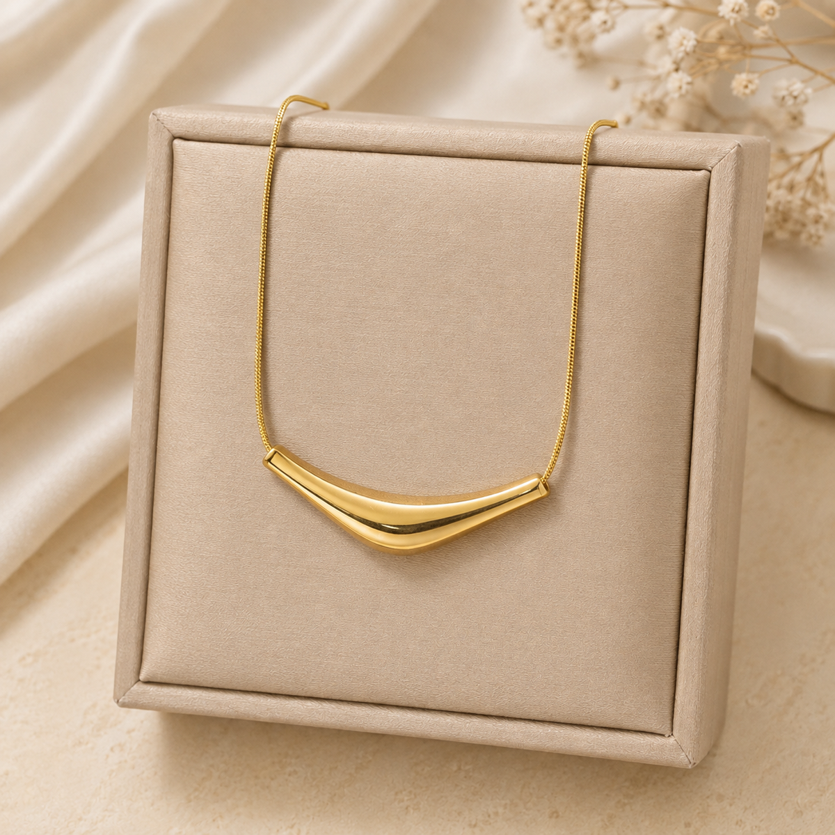 Gold curved bar smile necklace in luxury box original photo